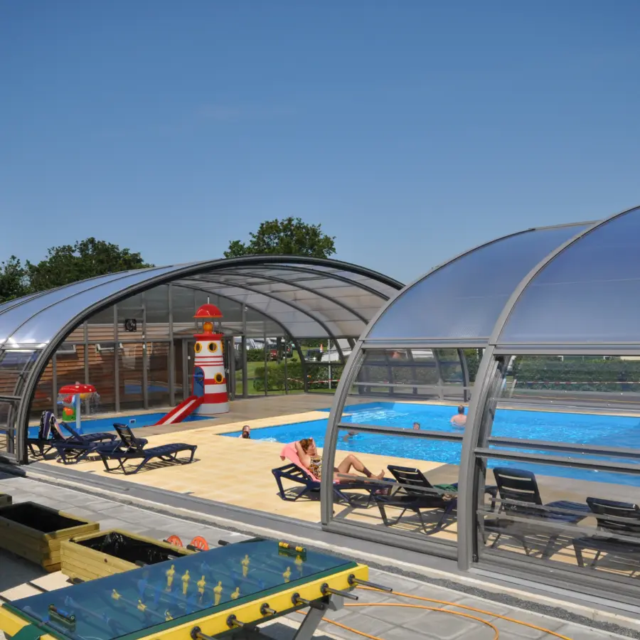 Zwembad koepel open